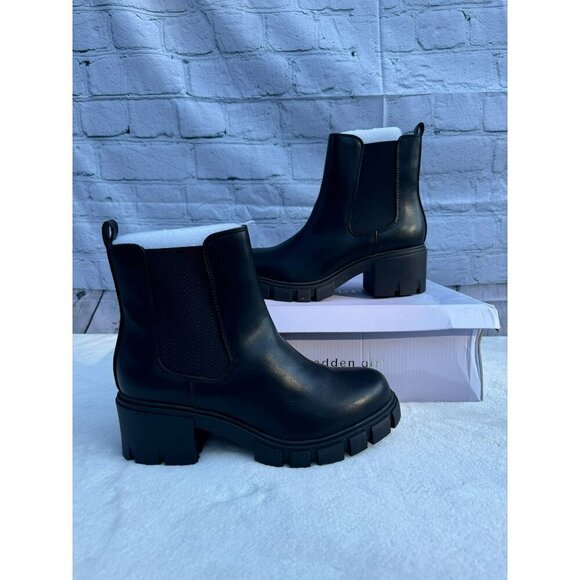 Madden girl black ankle Chelsea Tessa boots pull on chunky lug sole NWB size - Picture 1 of 8